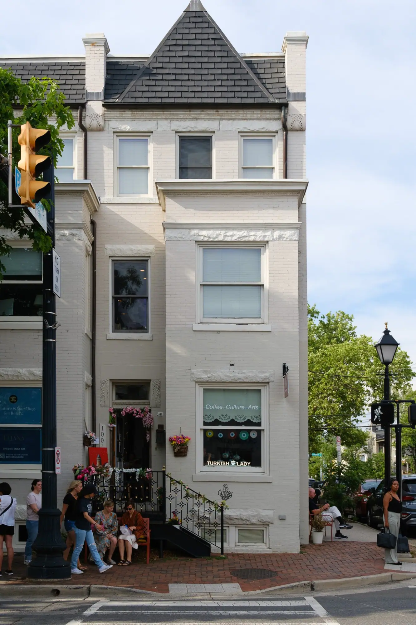 Photo from Then we wandered toward the waterfront, passing shops, row houses, and brick sidewalks with tulips and ivy…, Mount Vernon, VA