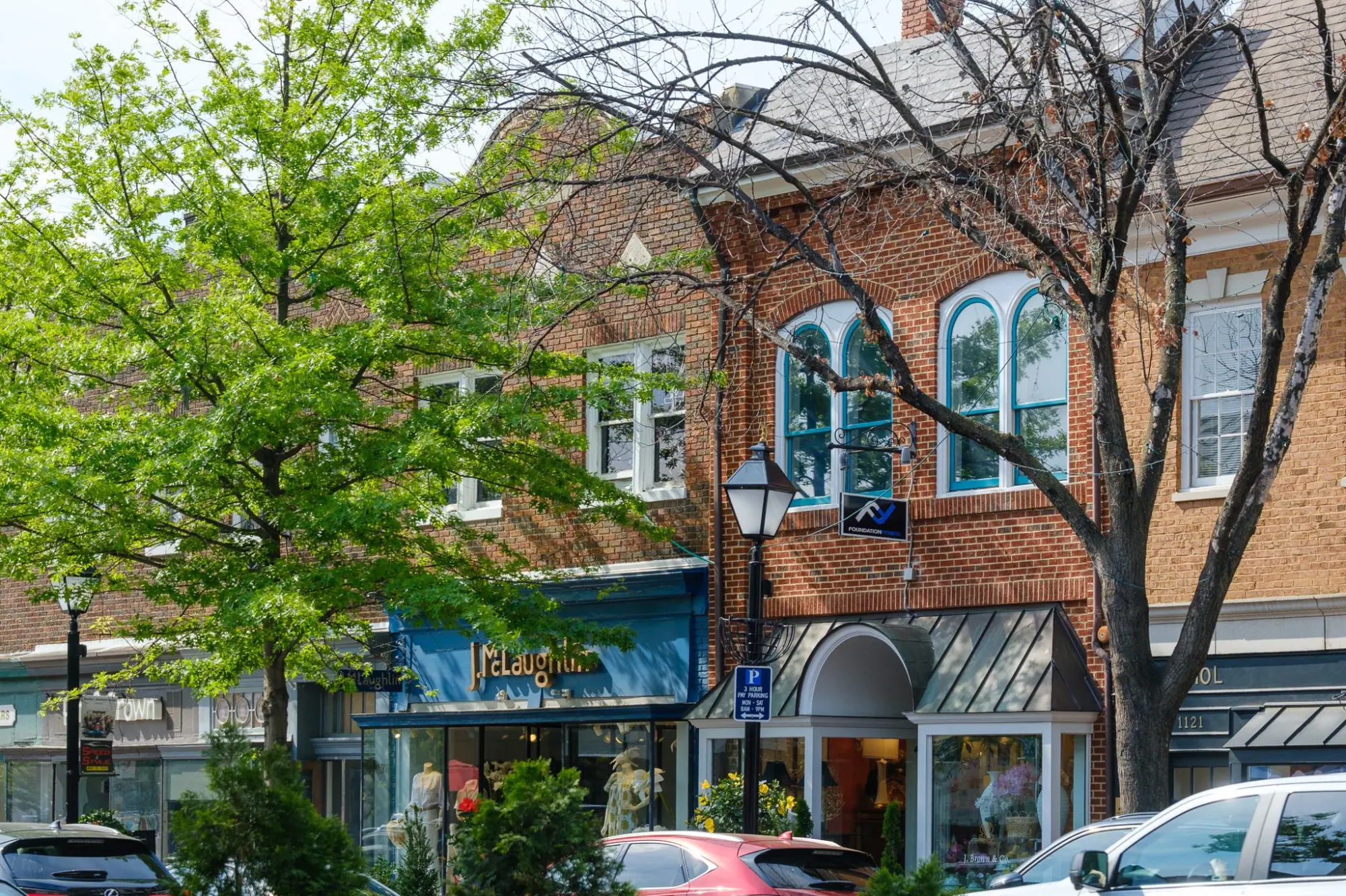 Photo from Then we wandered toward the waterfront, passing shops, row houses, and brick sidewalks with tulips and ivy…, Mount Vernon, VA