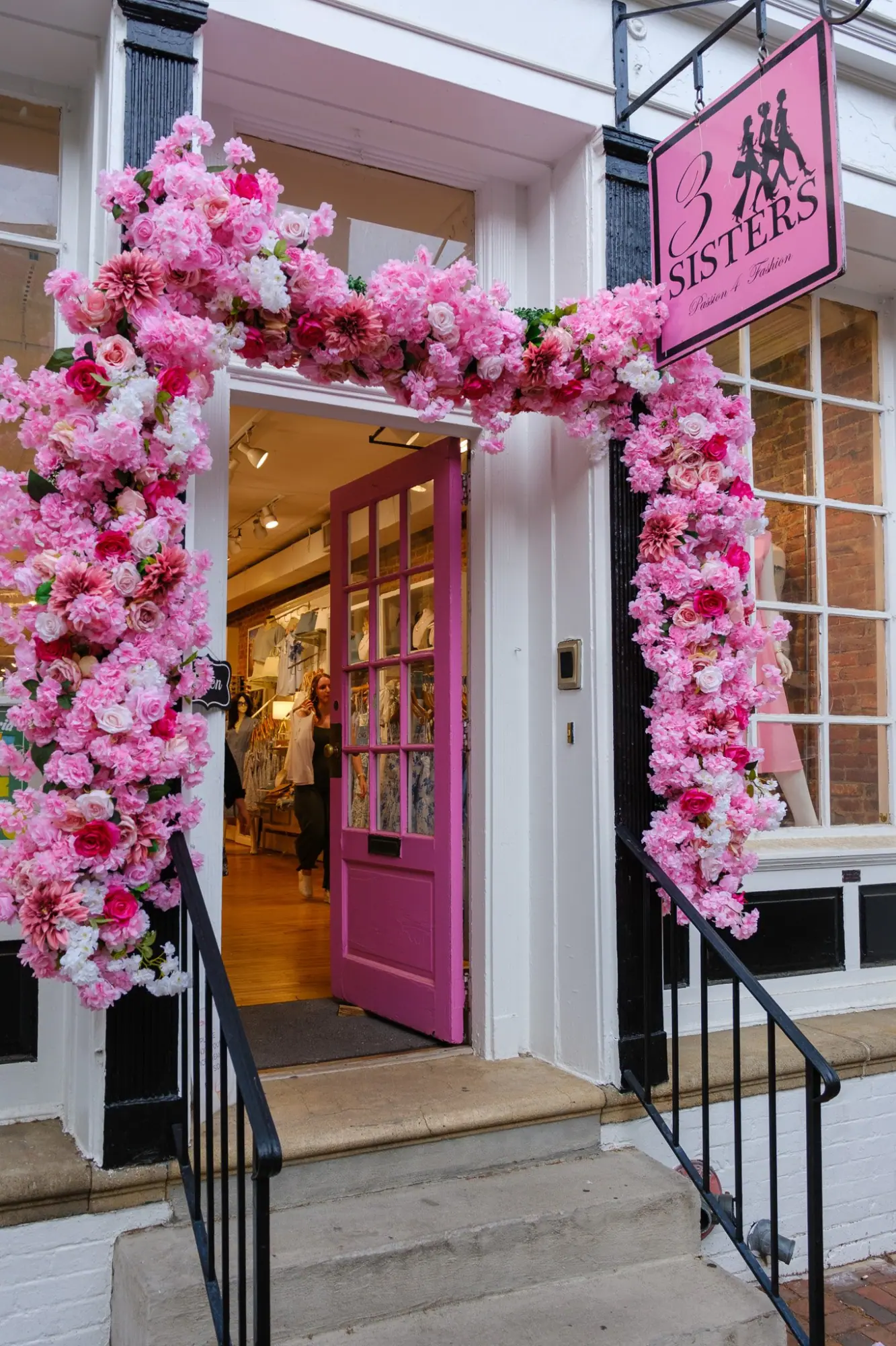 Photo from We made our way to the waterfront and passed by more quaint and well decorated shops in Old Town Alexandria, Mount Vernon, VA