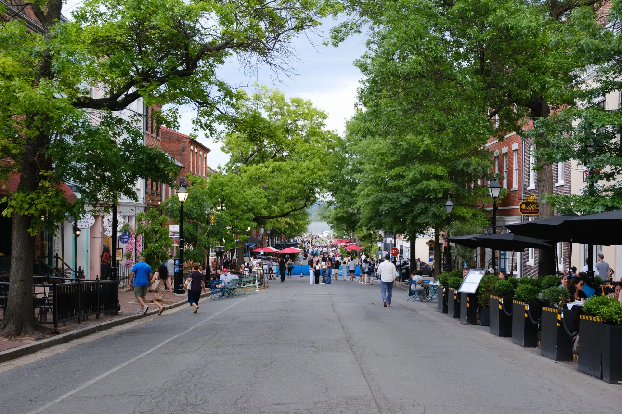Photo from We made our way to the waterfront and passed by more quaint and well decorated shops in Old Town Alexandria, Mount Vernon, VA
