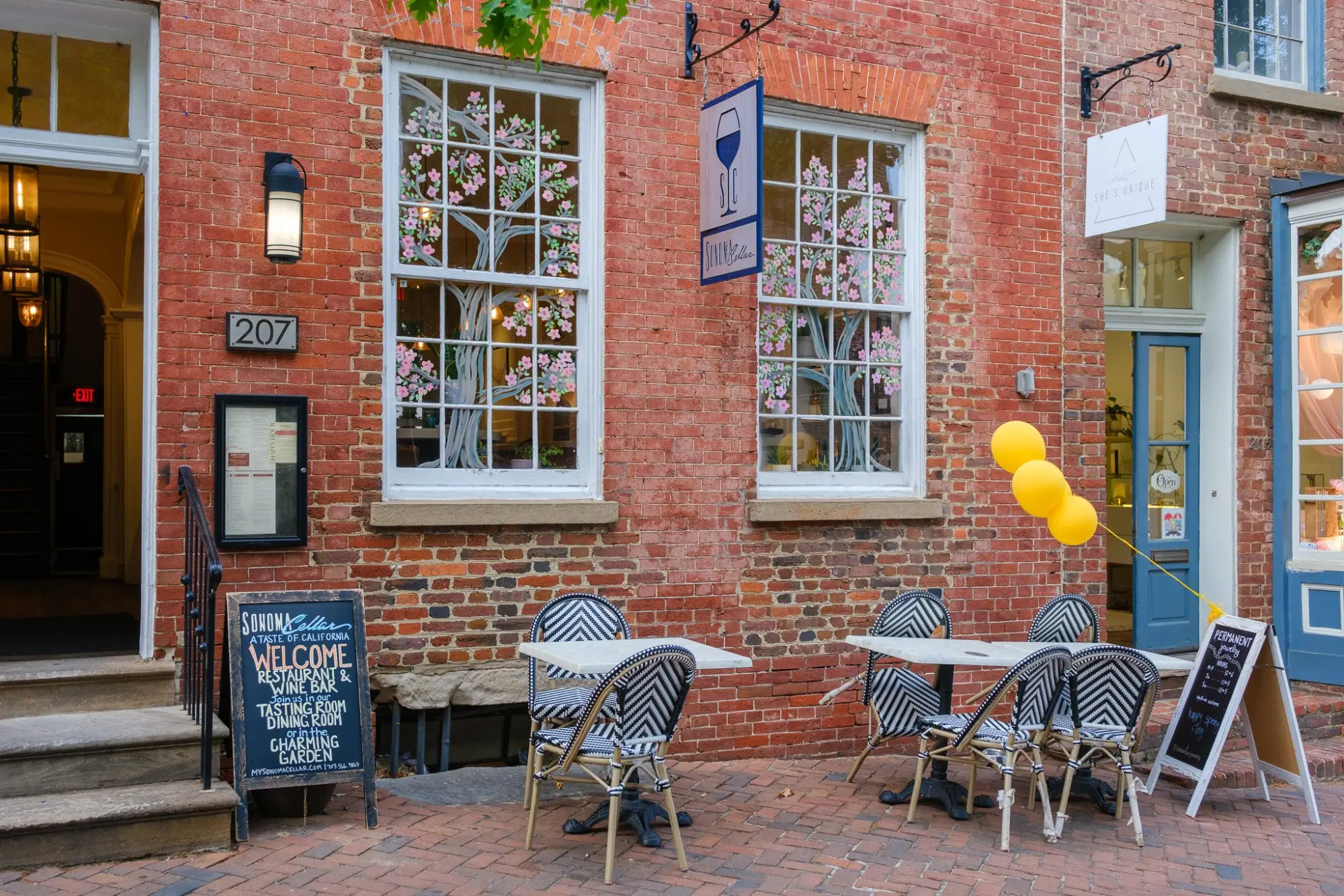 Photo from We made our way to the waterfront and passed by more quaint and well decorated shops in Old Town Alexandria, Mount Vernon, VA