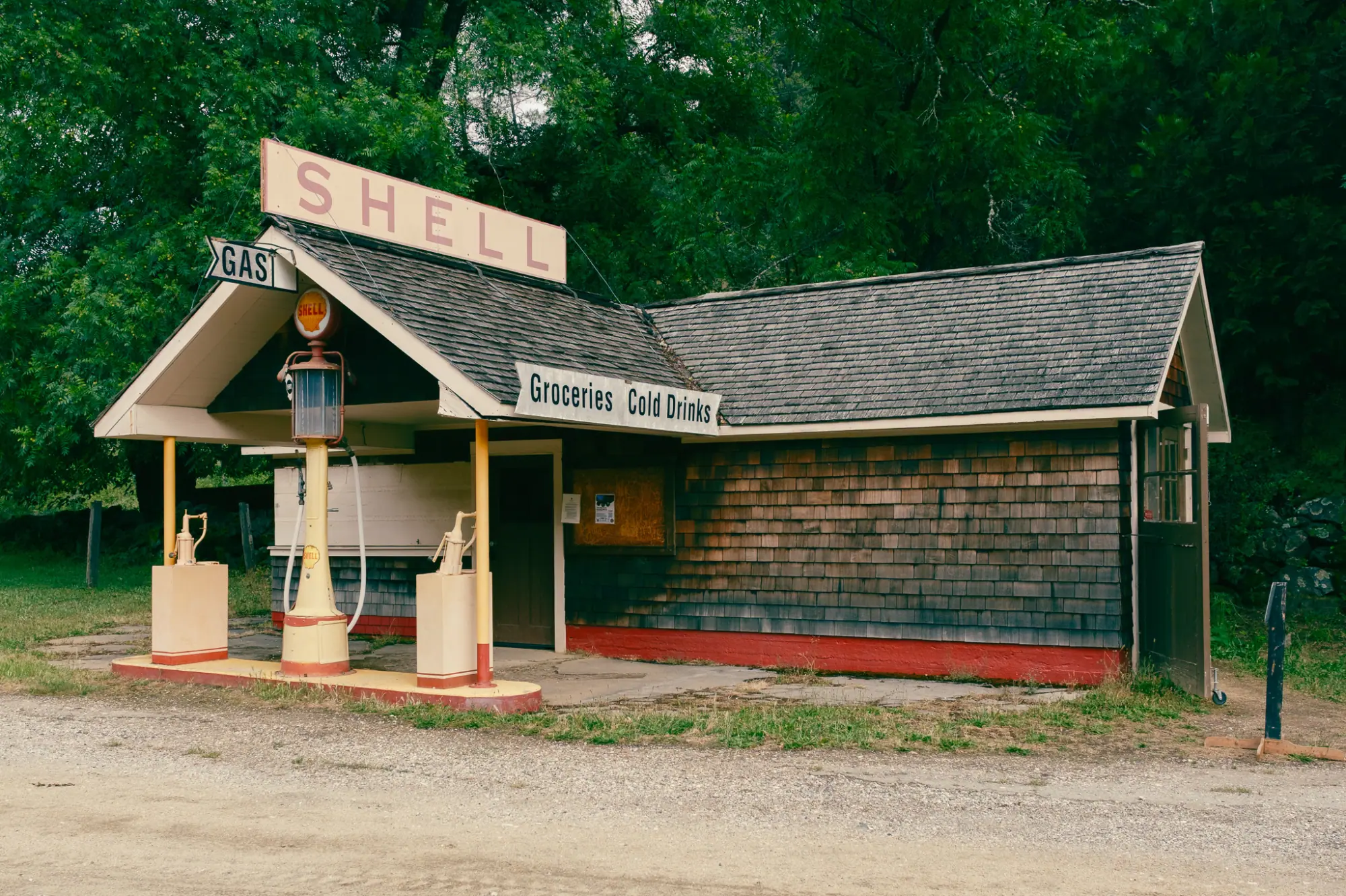 An old Shell service station
