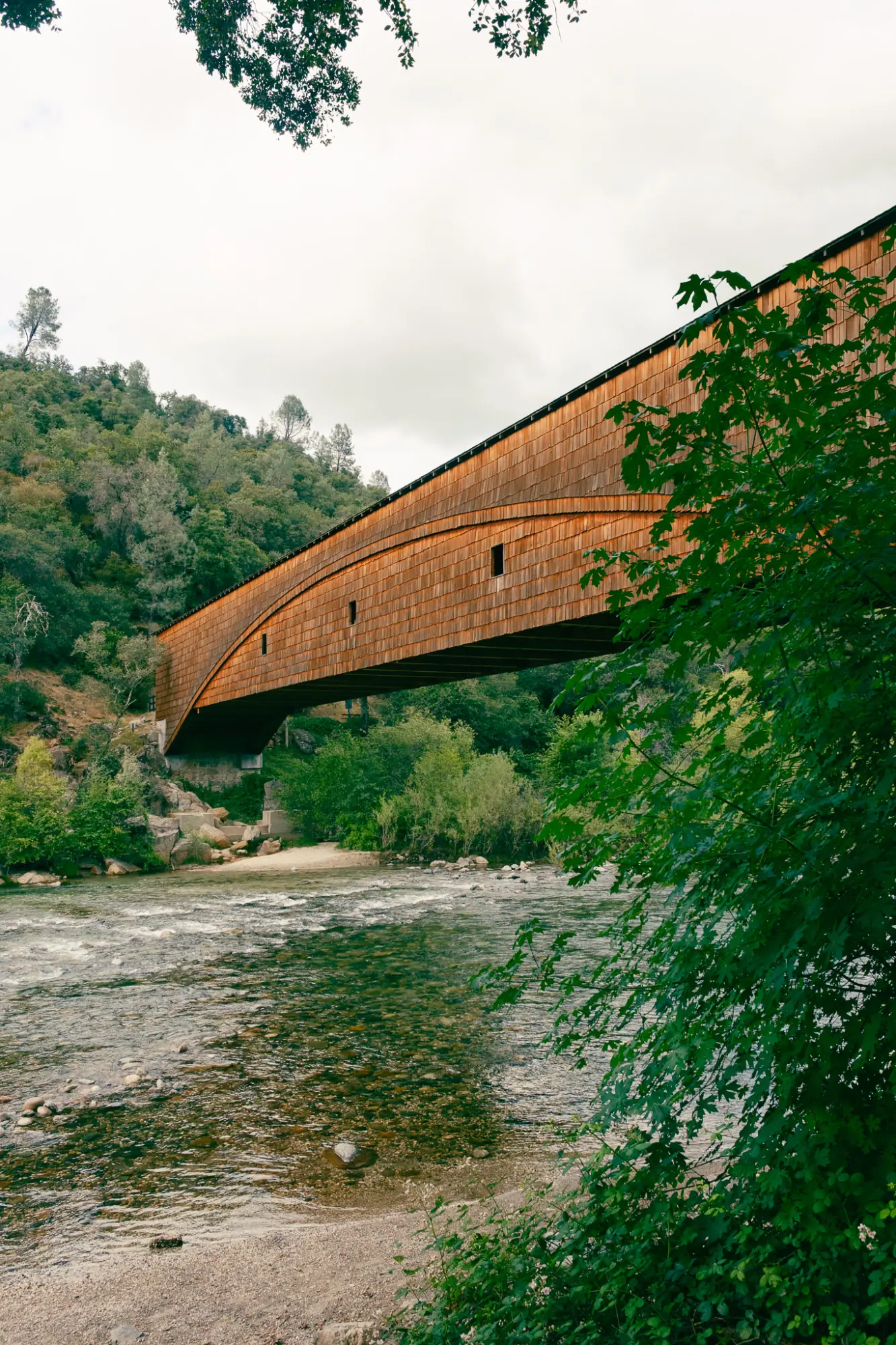 The covered bridge above the river
