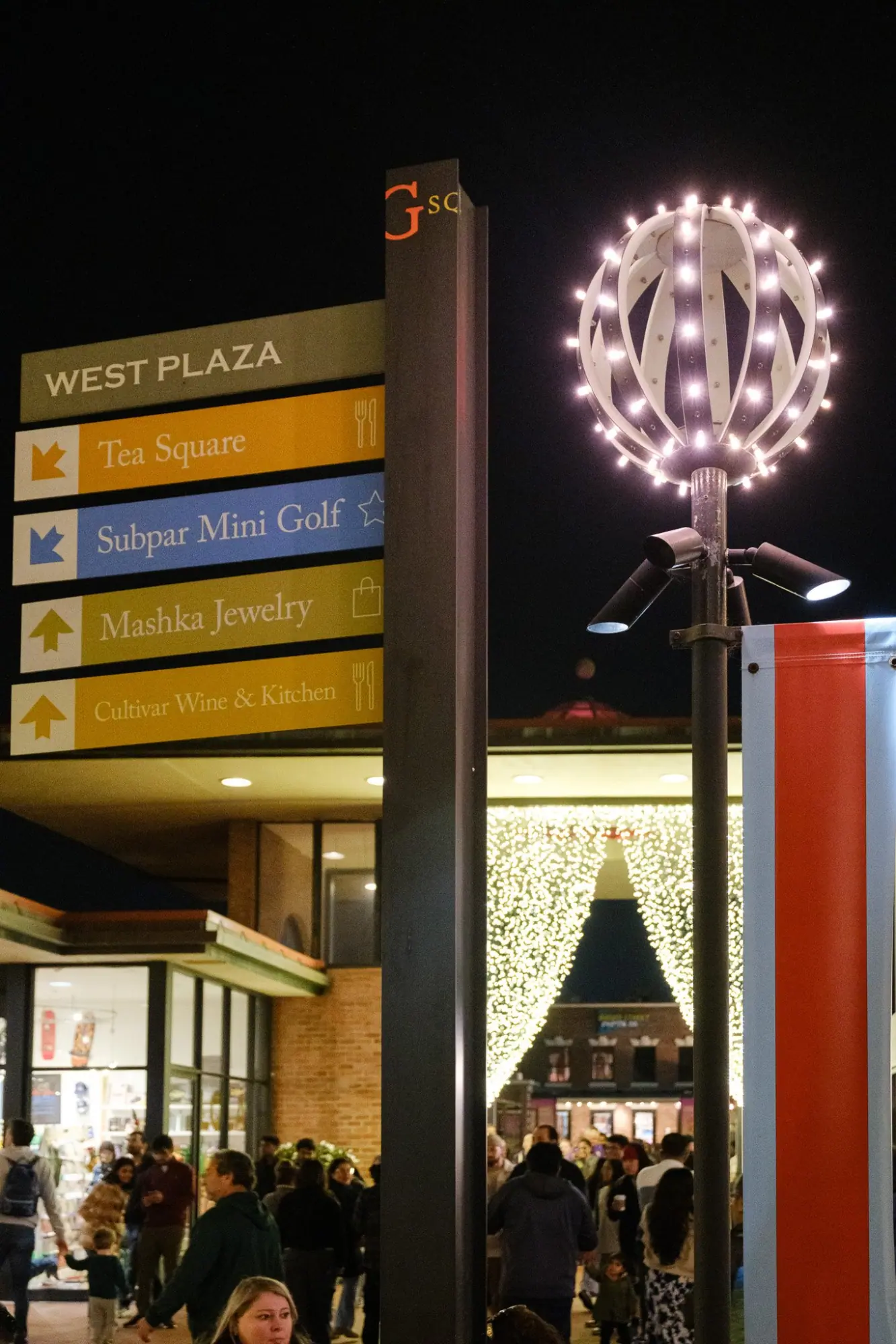 Photo from Finally, we stopped by Ghirardelli Square to see its holiday decorations, San Francisco & Sebastopol, CA