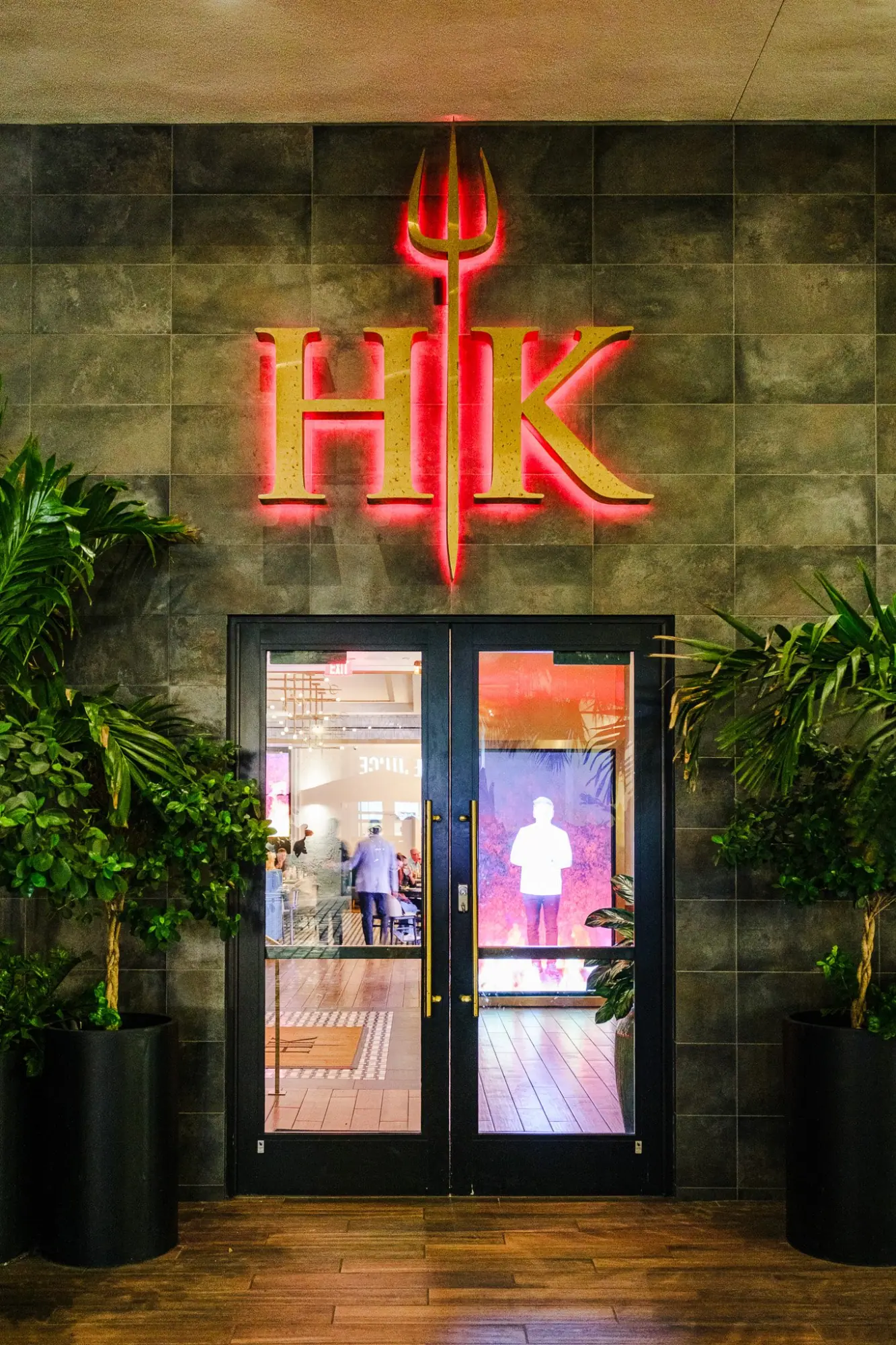 Photo from We ended the day at Hell’s Kitchen Miami, which was a fun contrast to the calm of Coconut Grove, Palm Beach & Miami, FL