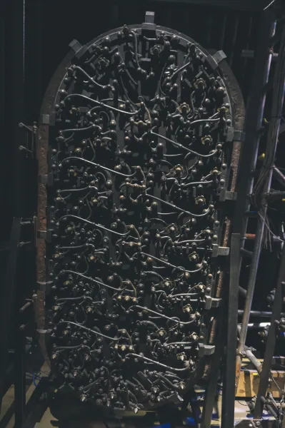 Ornate mechanised door (Chamber/vault prop)