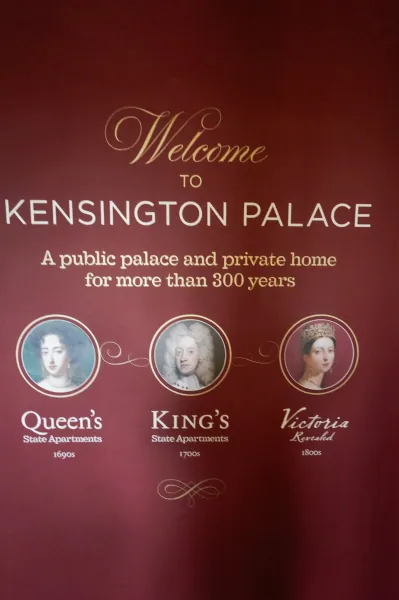 "Welcome to Kensington Palace" sign
